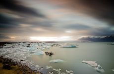 100 Sekunden Sonnenuntergang ueber dem Gletscher von Joekulsarlon - Island