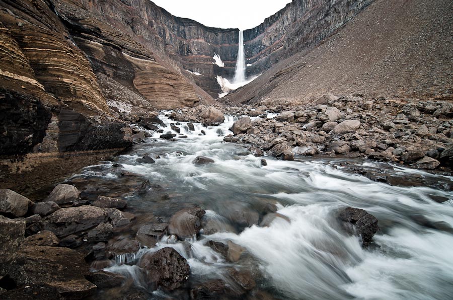 hengifoss island - Islands dritthöchster Wasserfall