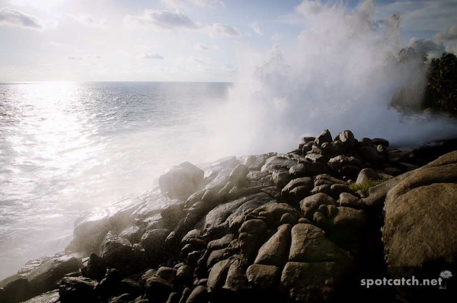 unawatuna felsen brandung gischt